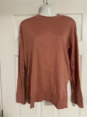 Rust Lightweight Crewneck With Side Slits Top by Theory Size S
